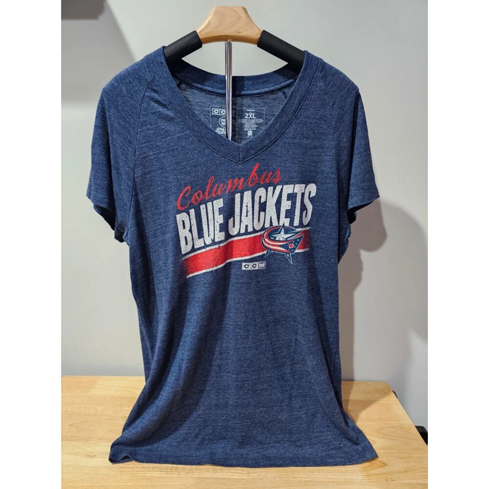 CCM branded woman's 2XL Columbus Blue Jackets CBJ V-neck T-Shirt!